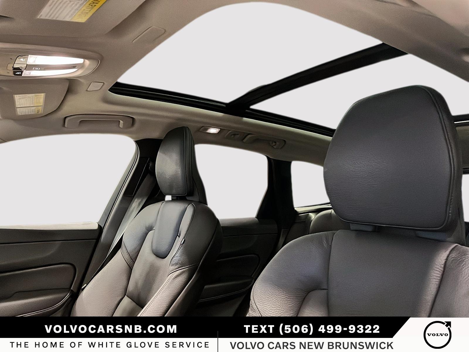 2025 Volvo XC60 B5 Plus Dark Theme