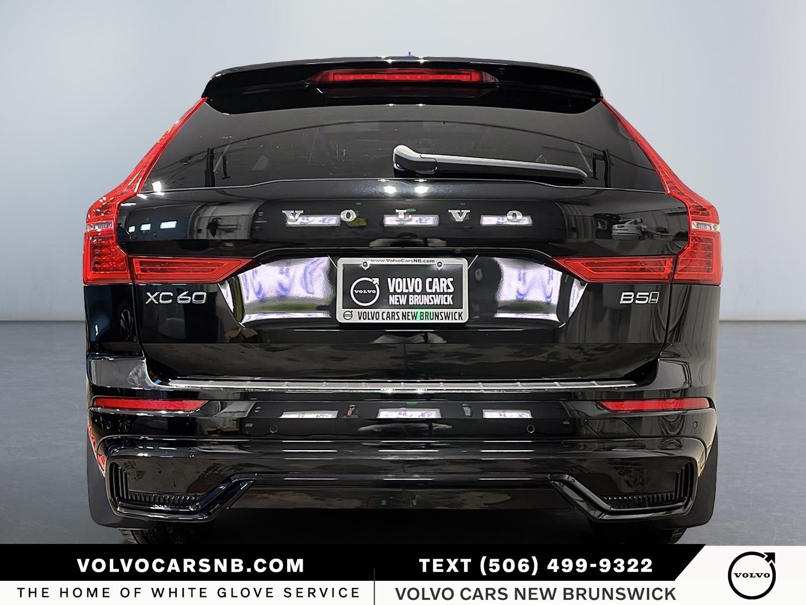 2025 Volvo XC60 B5 Plus Dark Theme