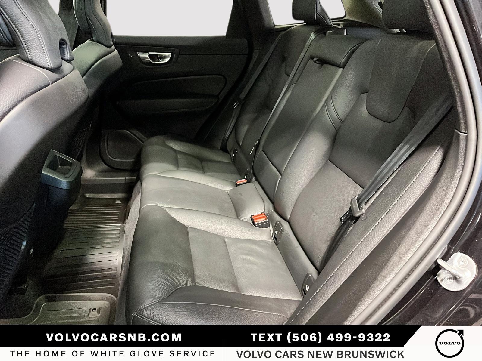 2025 Volvo XC60 B5 Plus Dark Theme