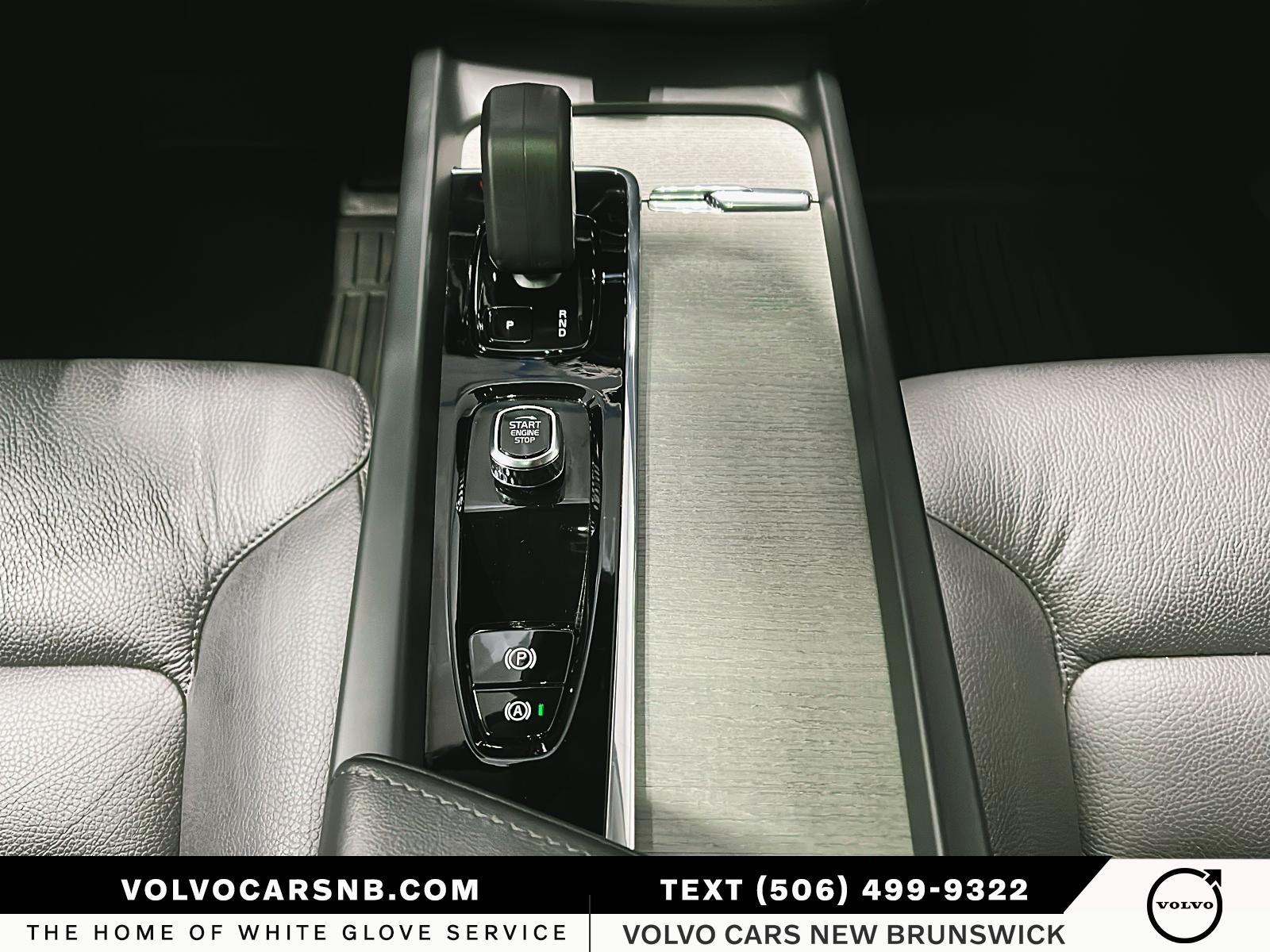 2025 Volvo XC60 B5 Plus Dark Theme