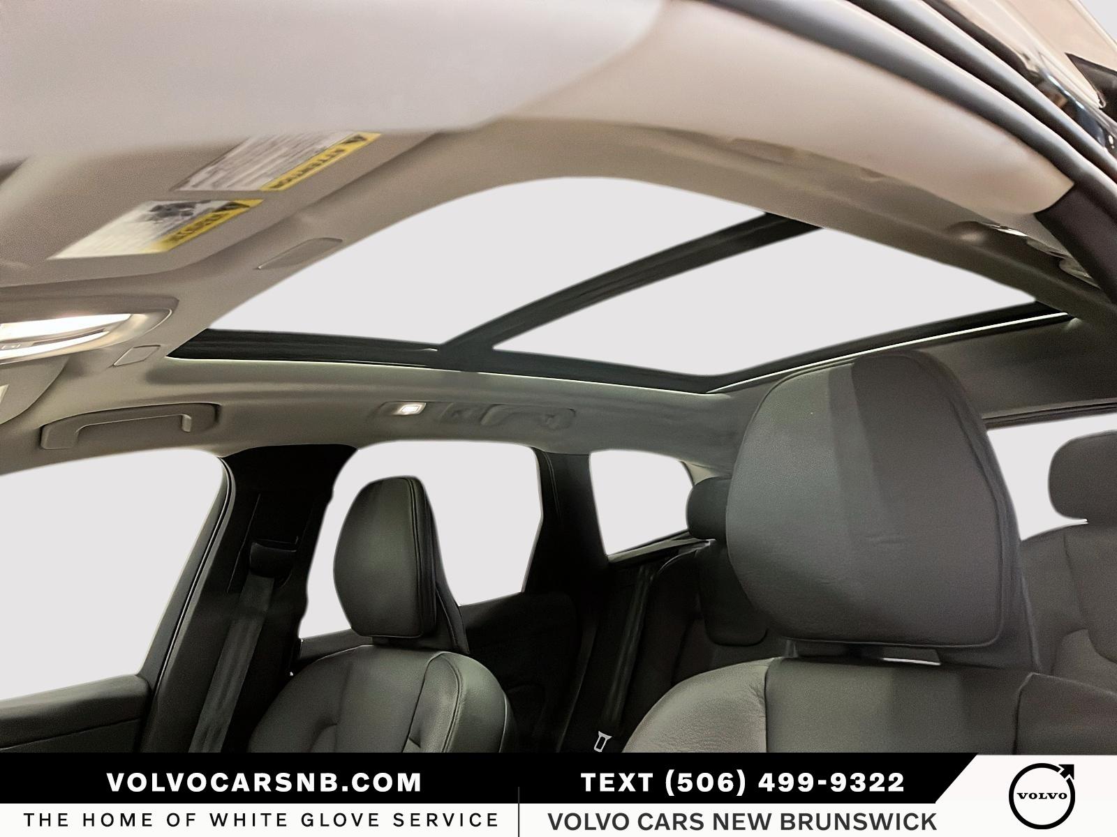 2025 Volvo XC60 B5 Plus Dark Theme