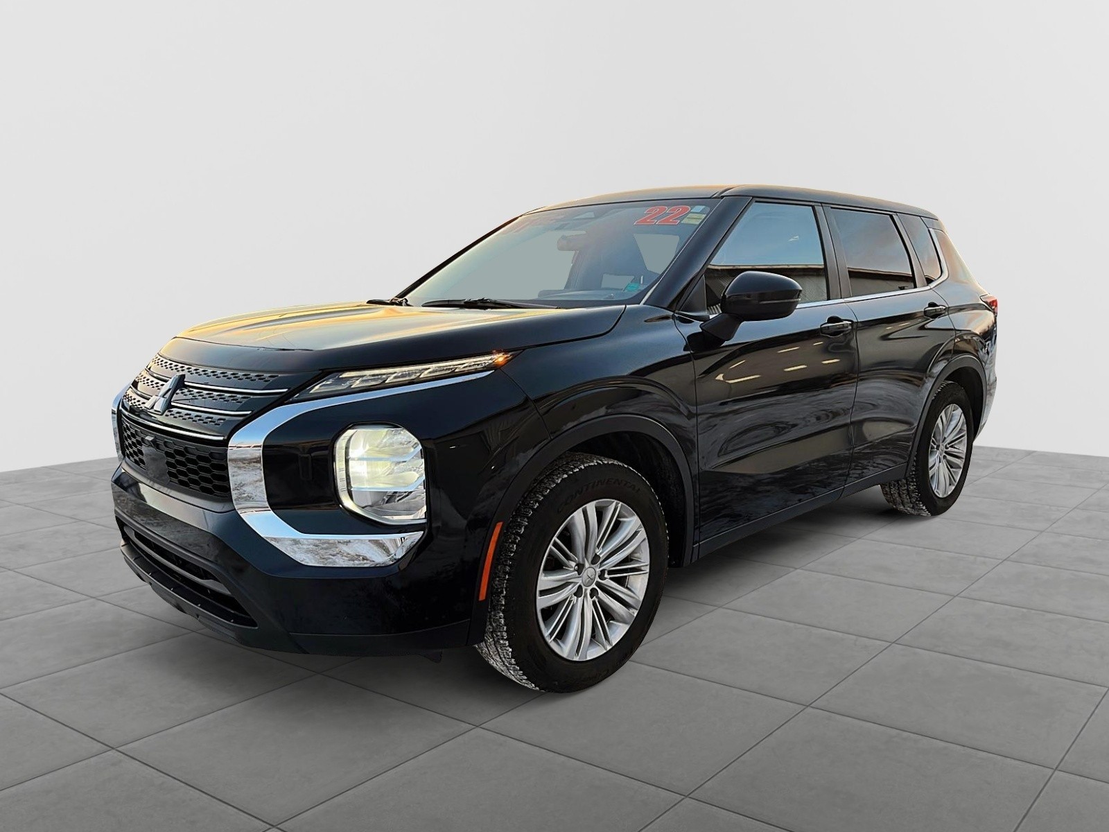 2022 Mitsubishi Outlander  ES