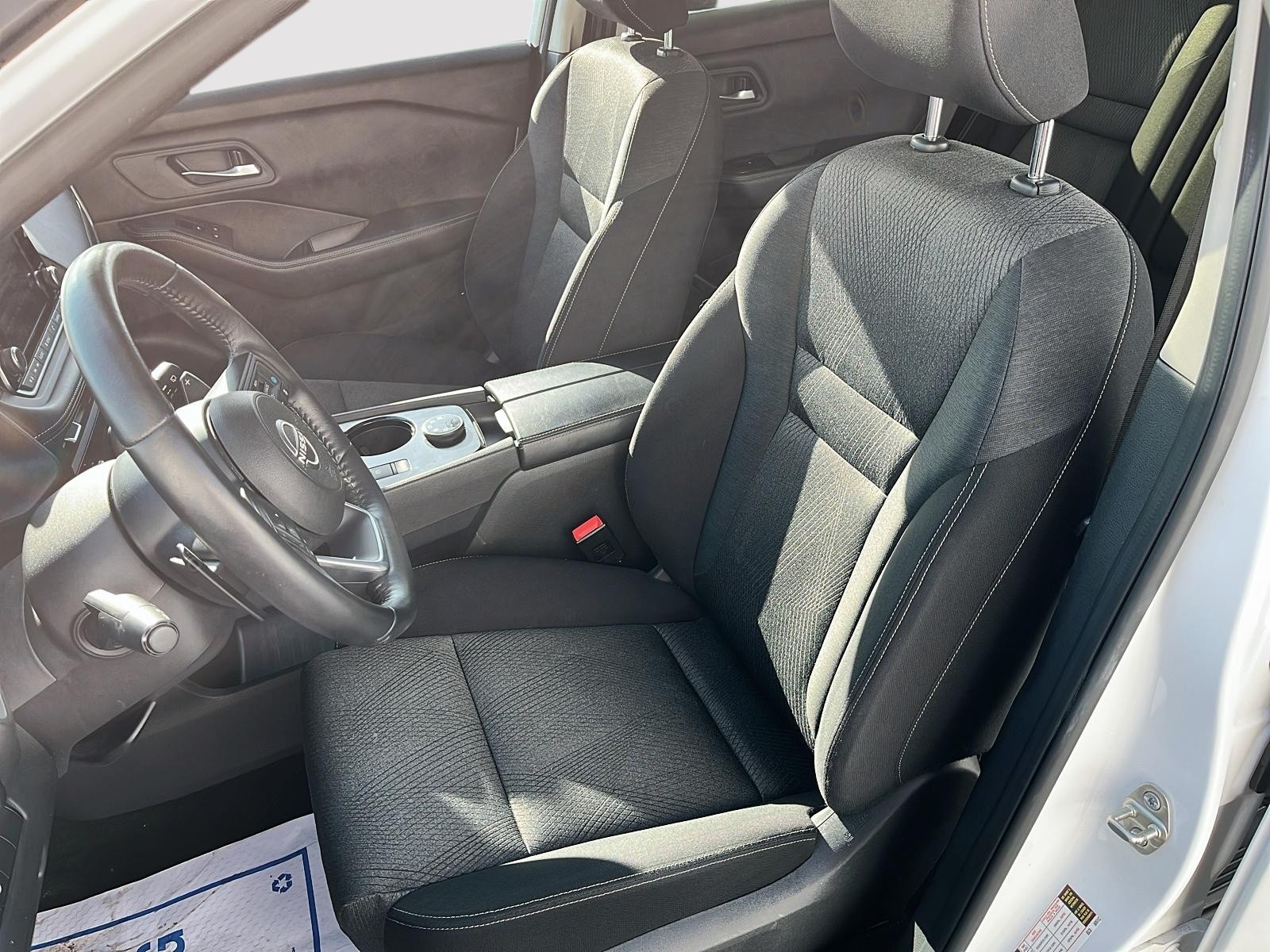 2024 Nissan Rogue SV Moonroof