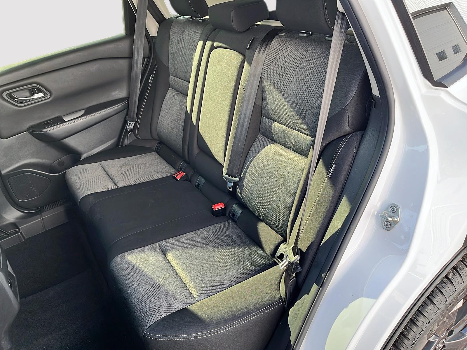 2024 Nissan Rogue SV Moonroof