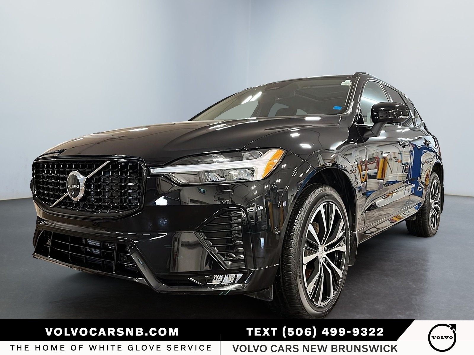 2025 Volvo XC60  B5 Plus Dark Theme