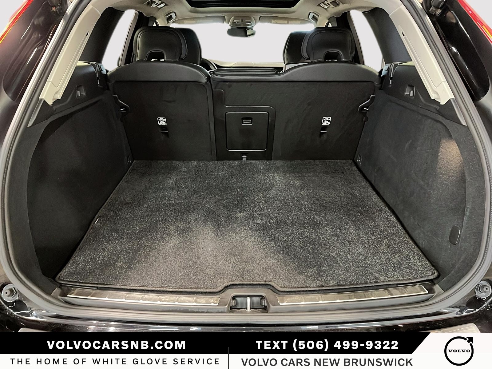 2025 Volvo XC60 B5 Plus Dark Theme