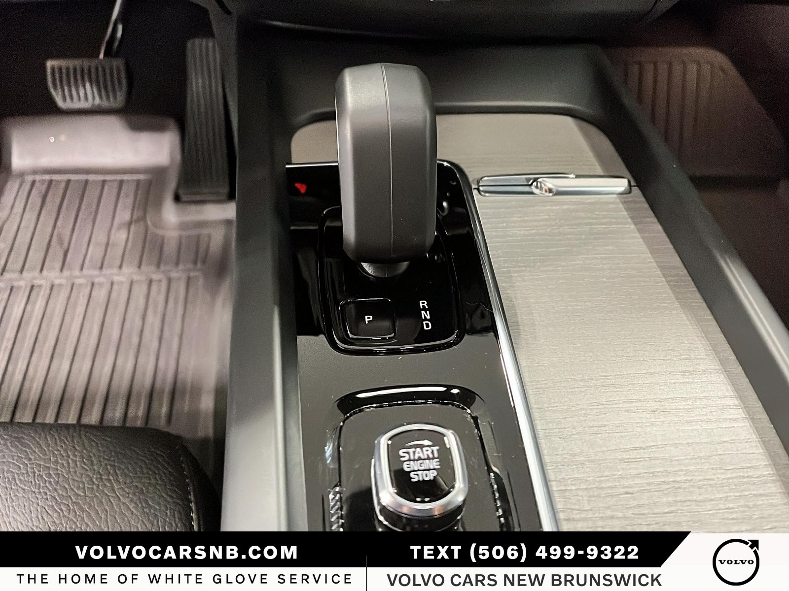 2025 Volvo XC60 B5 Plus Dark Theme