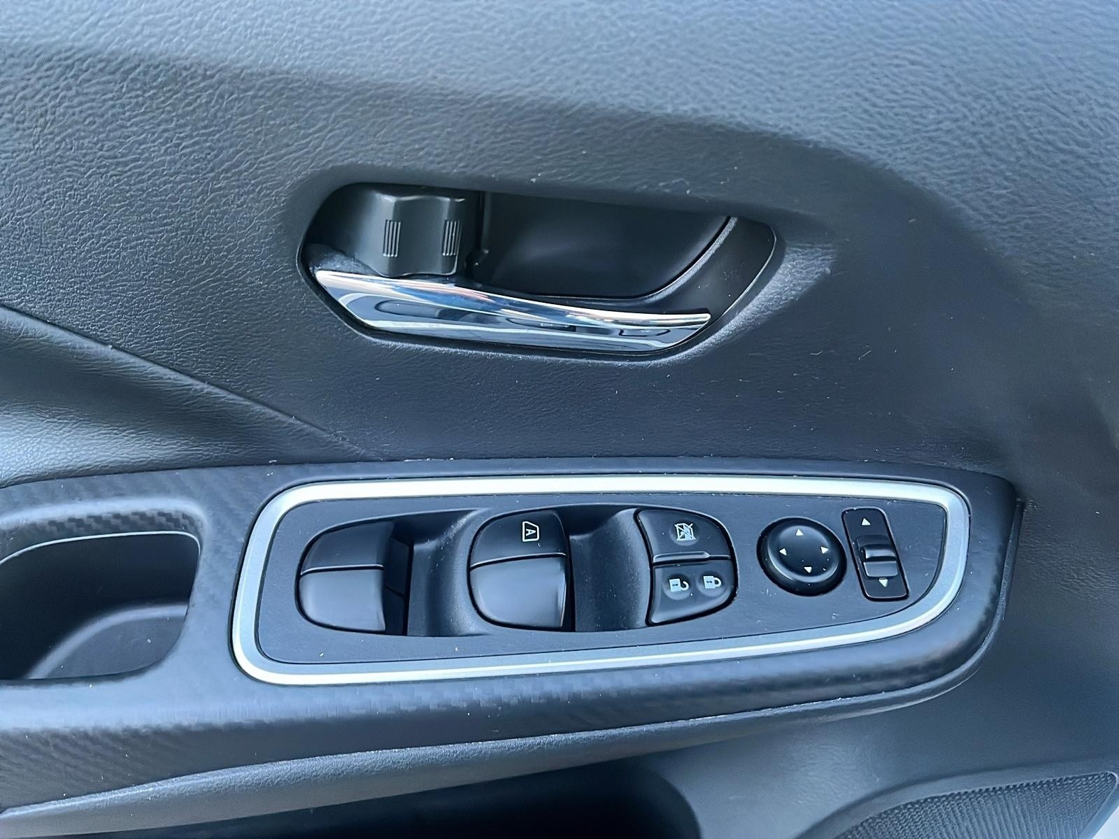 2024 Nissan Versa SR