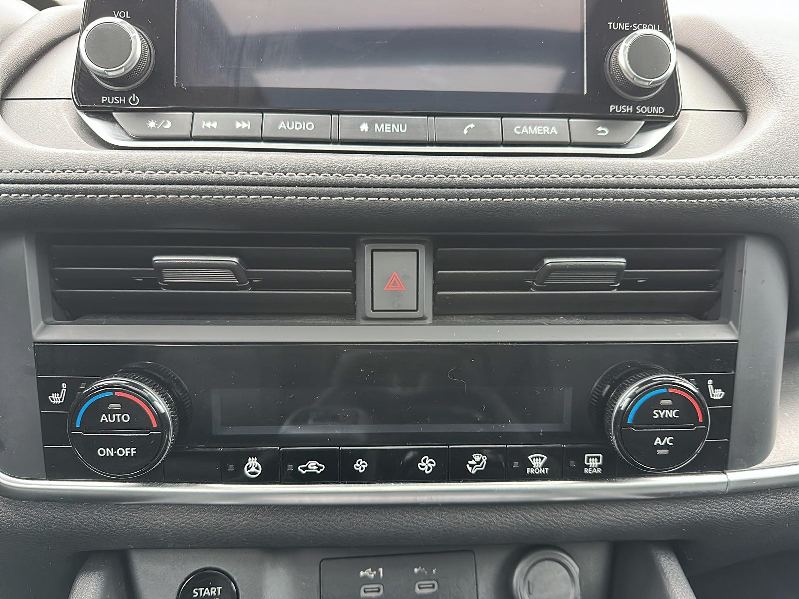 2024 Nissan Rogue SV Moonroof