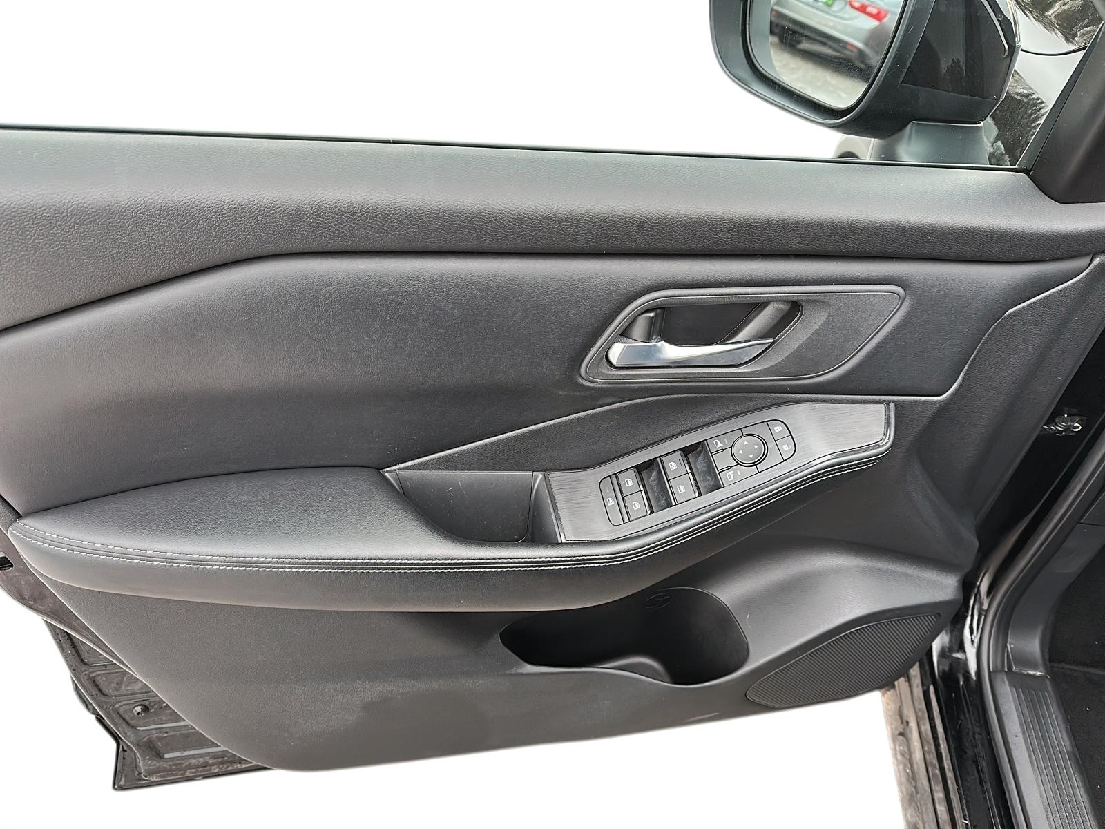 2024 Nissan Rogue SV Moonroof