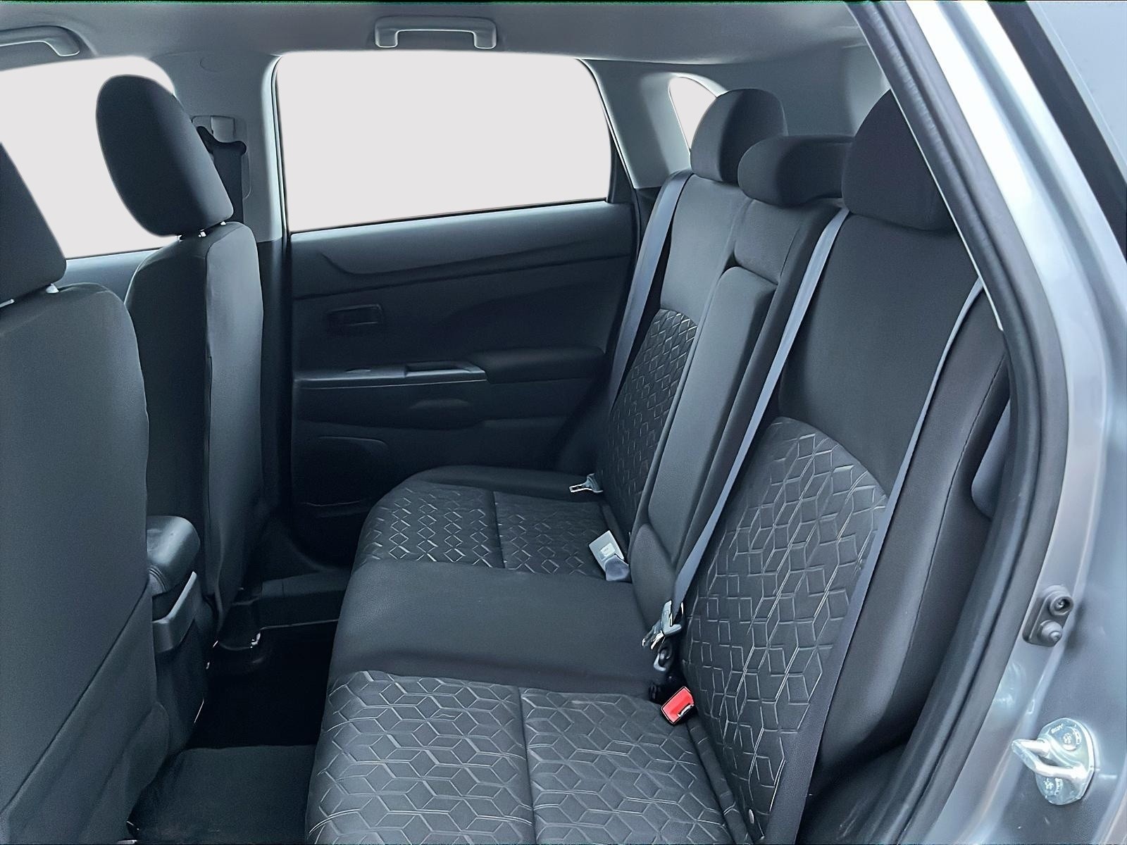 2024 Mitsubishi RVR ES