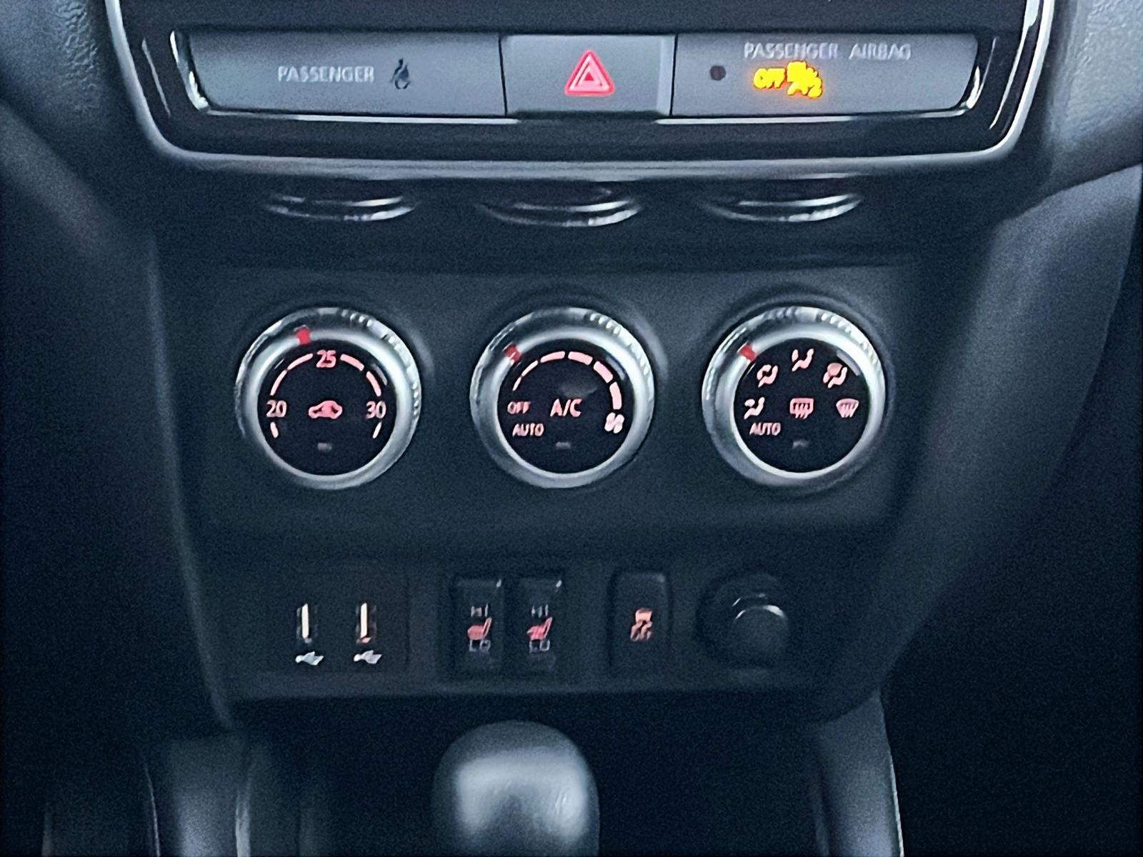 2024 Mitsubishi RVR ES