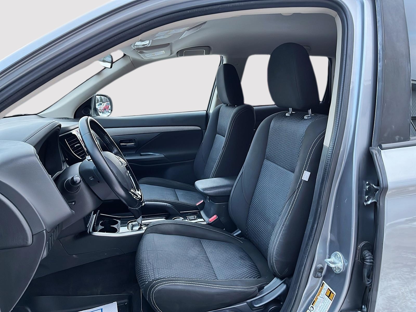 2017 Mitsubishi Outlander ES