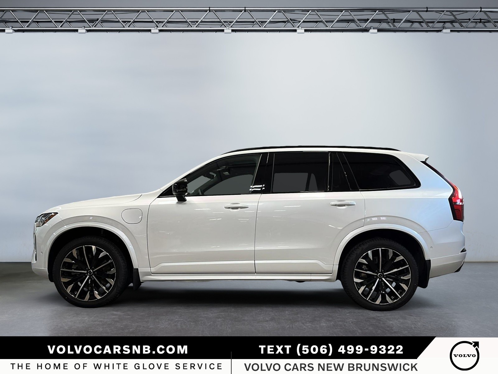 2026 Volvo XC90 Plug-In Hybrid T8 Plus Dark Theme