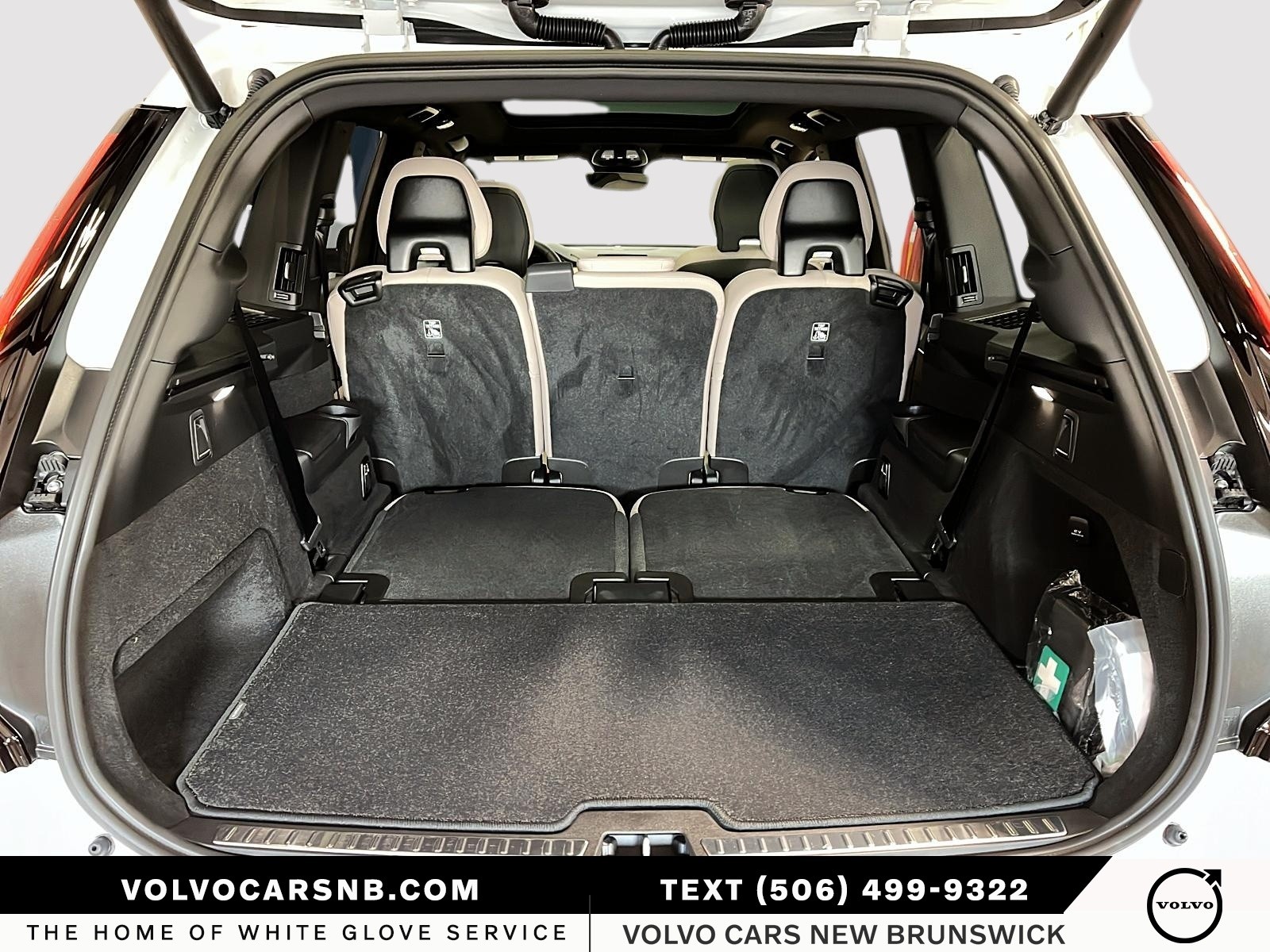 2026 Volvo XC90 Plug-In Hybrid T8 Plus Dark Theme