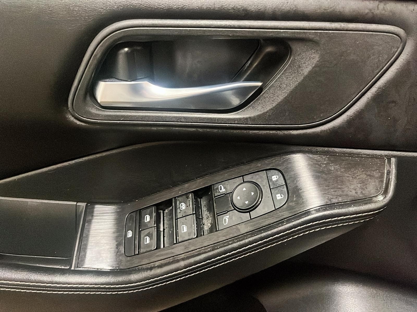 2024 Nissan Rogue SV Moonroof