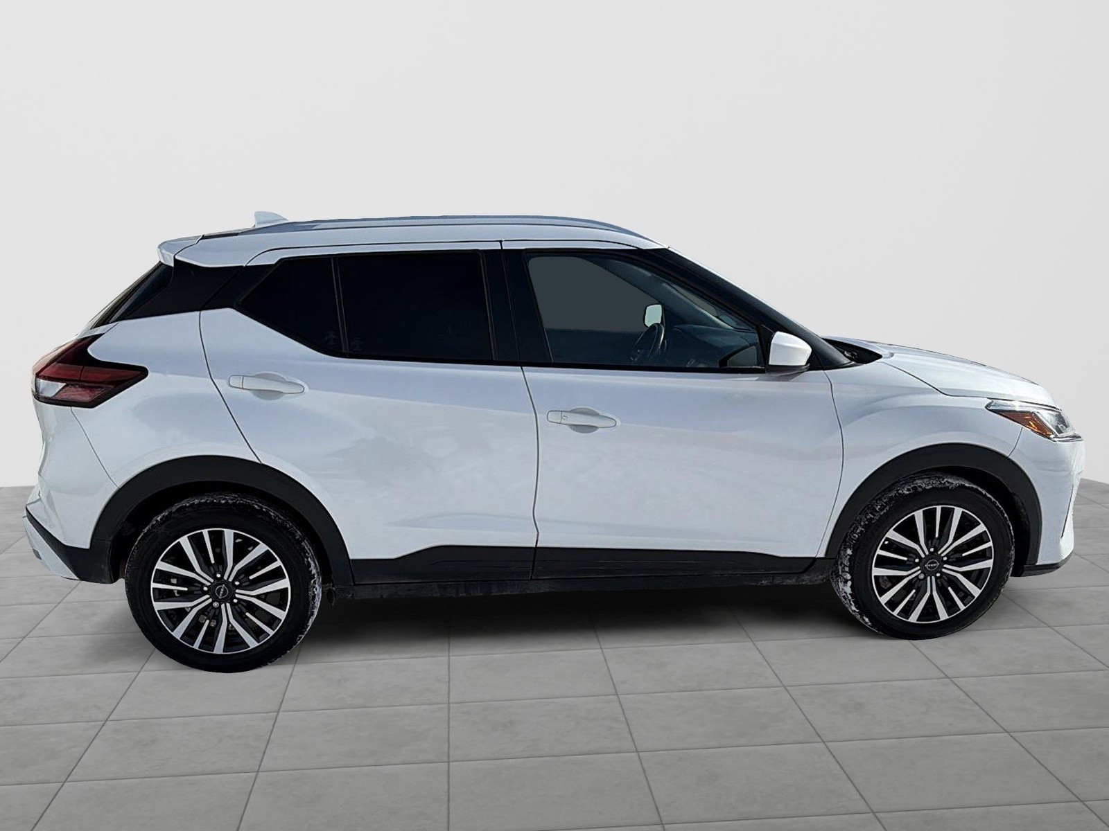 2022 Nissan Kicks SV