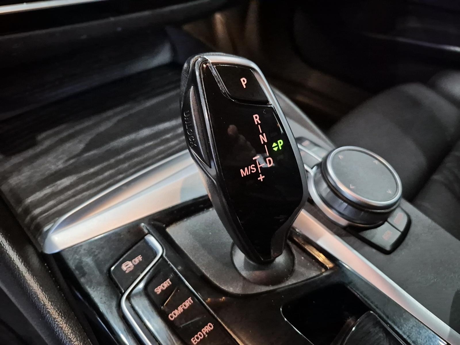 2023 BMW 530 i xDrive