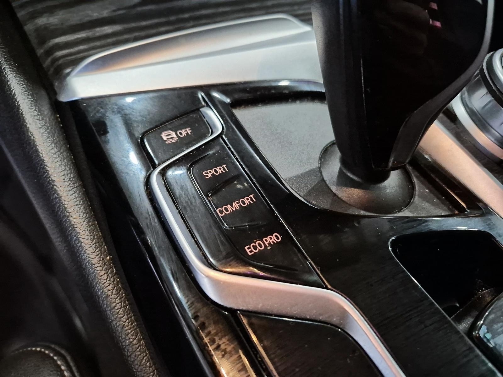 2023 BMW 530 i xDrive