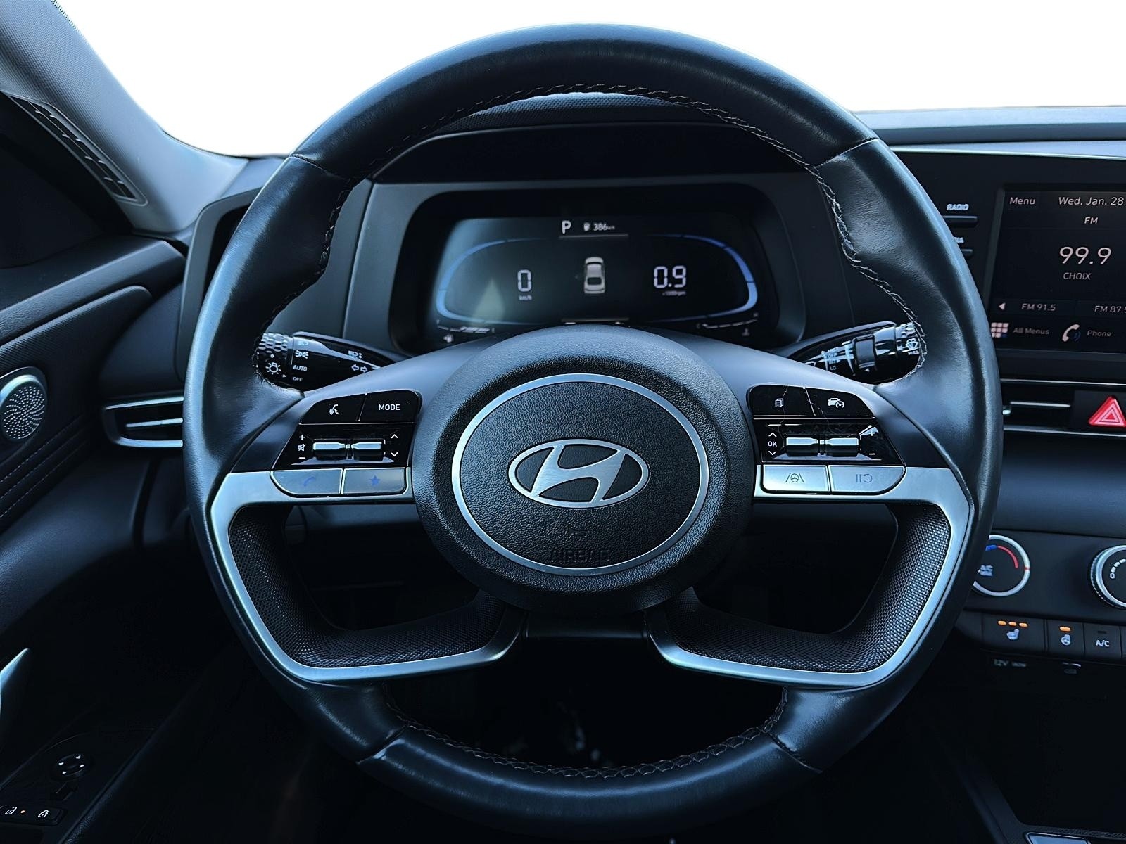 2024 Hyundai Elantra Preferred