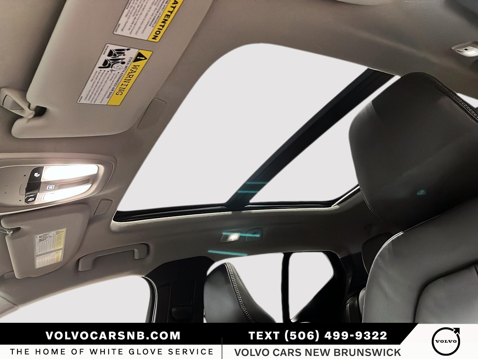 2023 Volvo XC40 B5 Ultimate Bright Theme