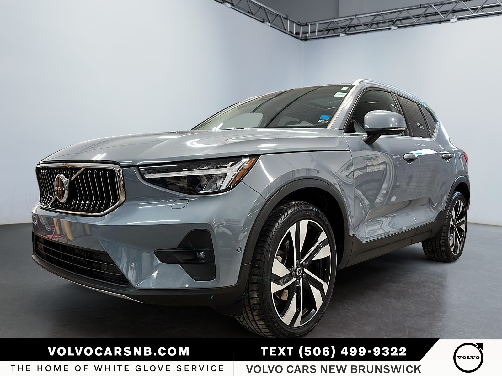 2023 Volvo XC40  B5 Ultimate Bright Theme