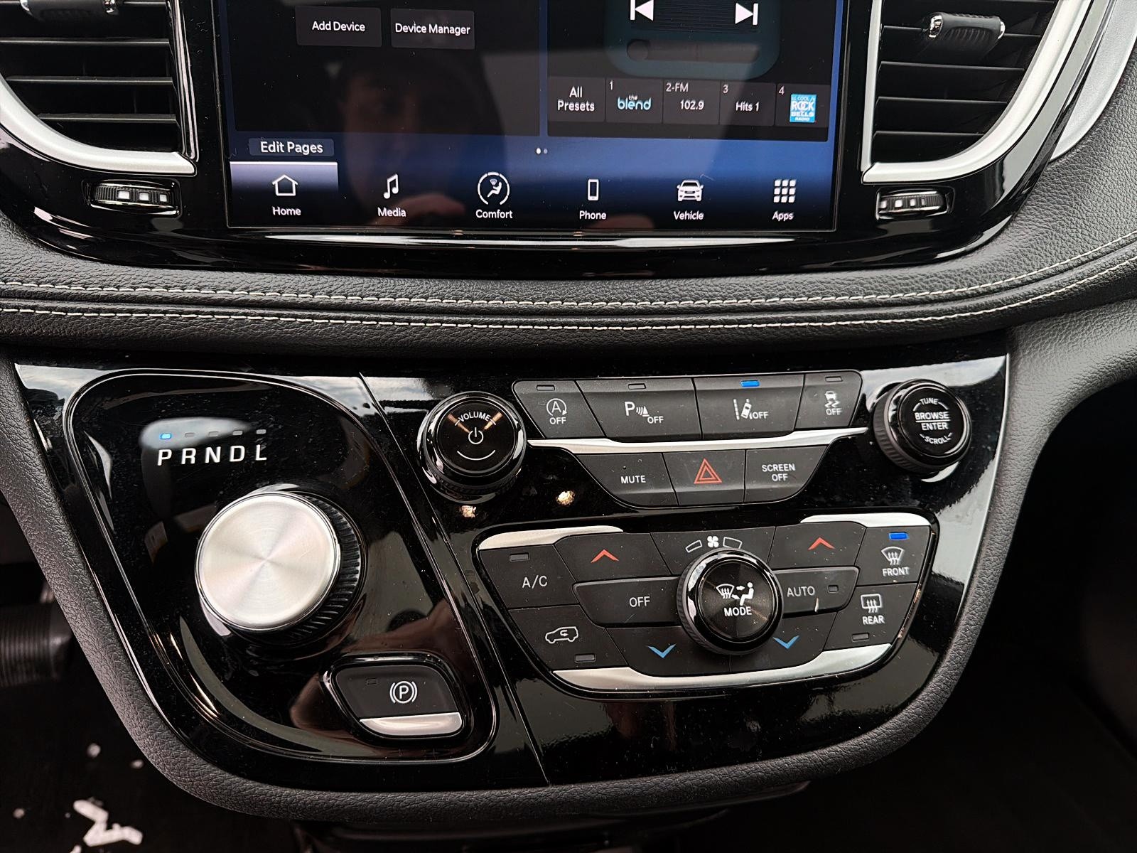 2024 Chrysler Pacifica Touring-L