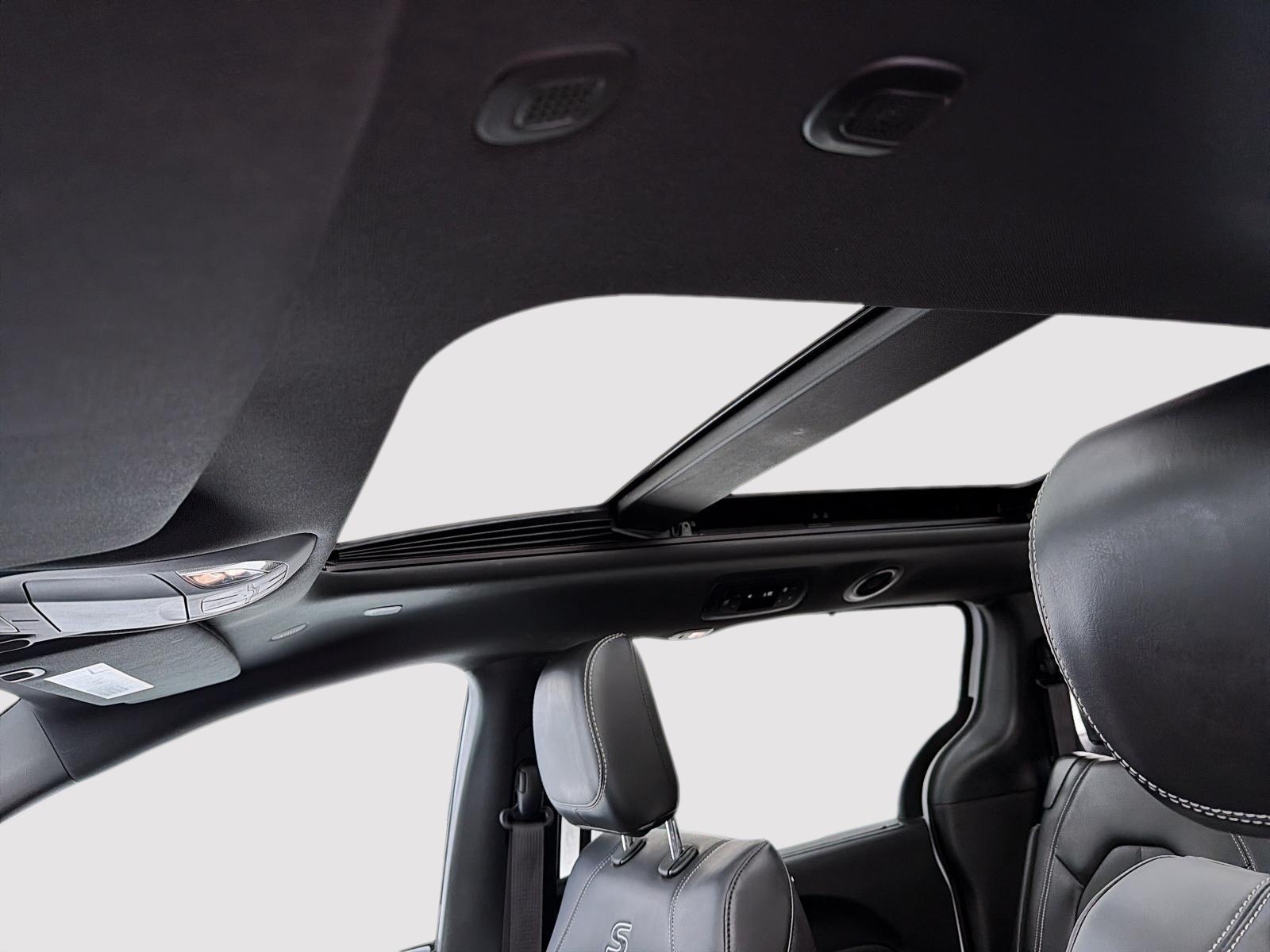 2024 Chrysler Pacifica Touring-L