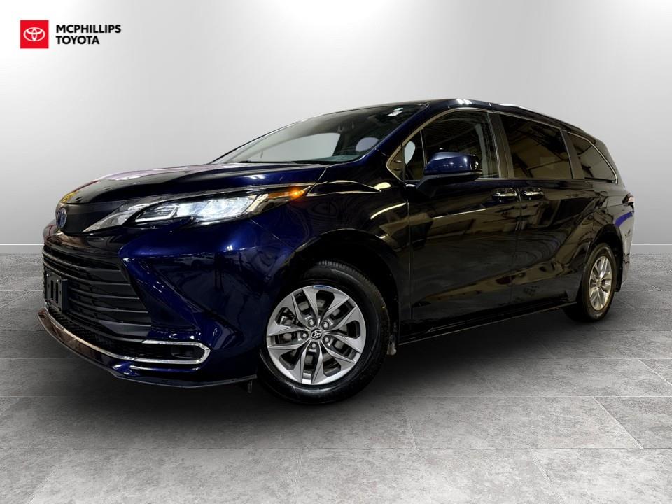 2023 Toyota Sienna XLE 8-Passenger FWD