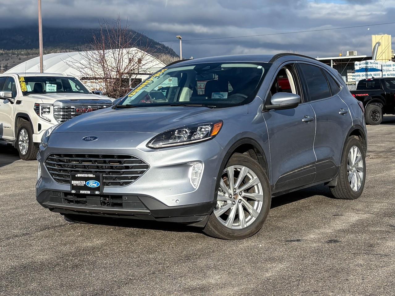 2022 Ford Escape Hybrid Titanium AWD