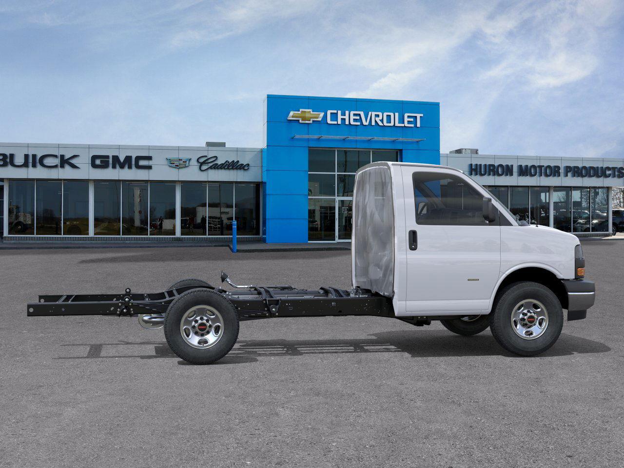 new 2025 GMC Savana Cutaway car, priced at $52,213