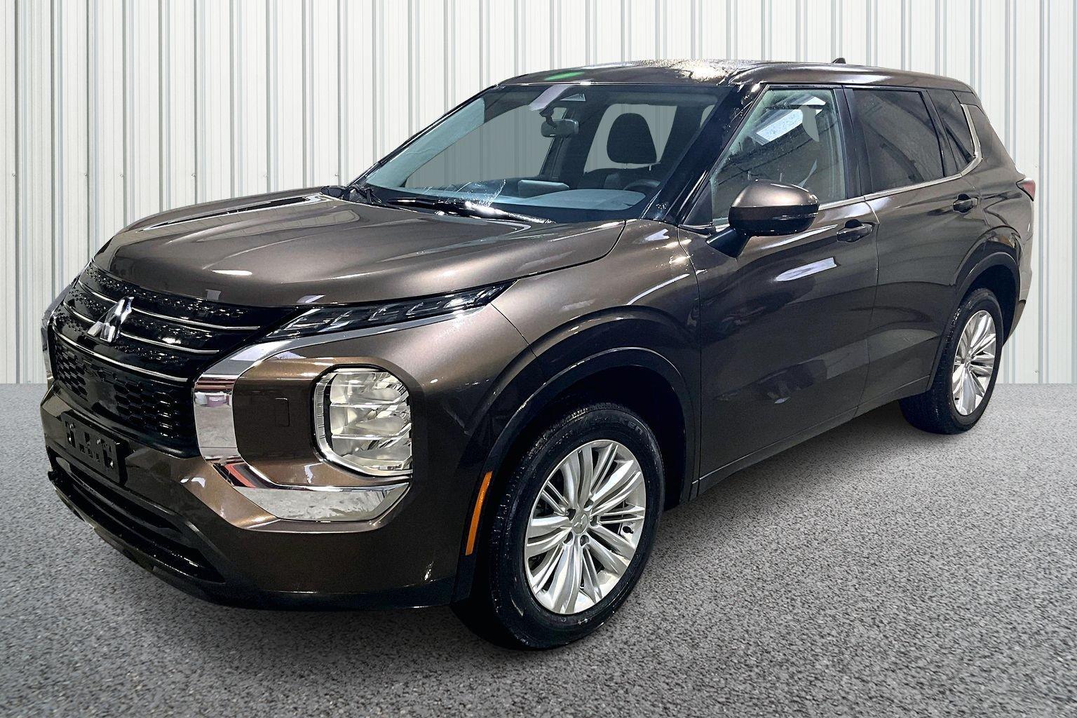 Mitsubishi Outlander ES S-AWC 2024