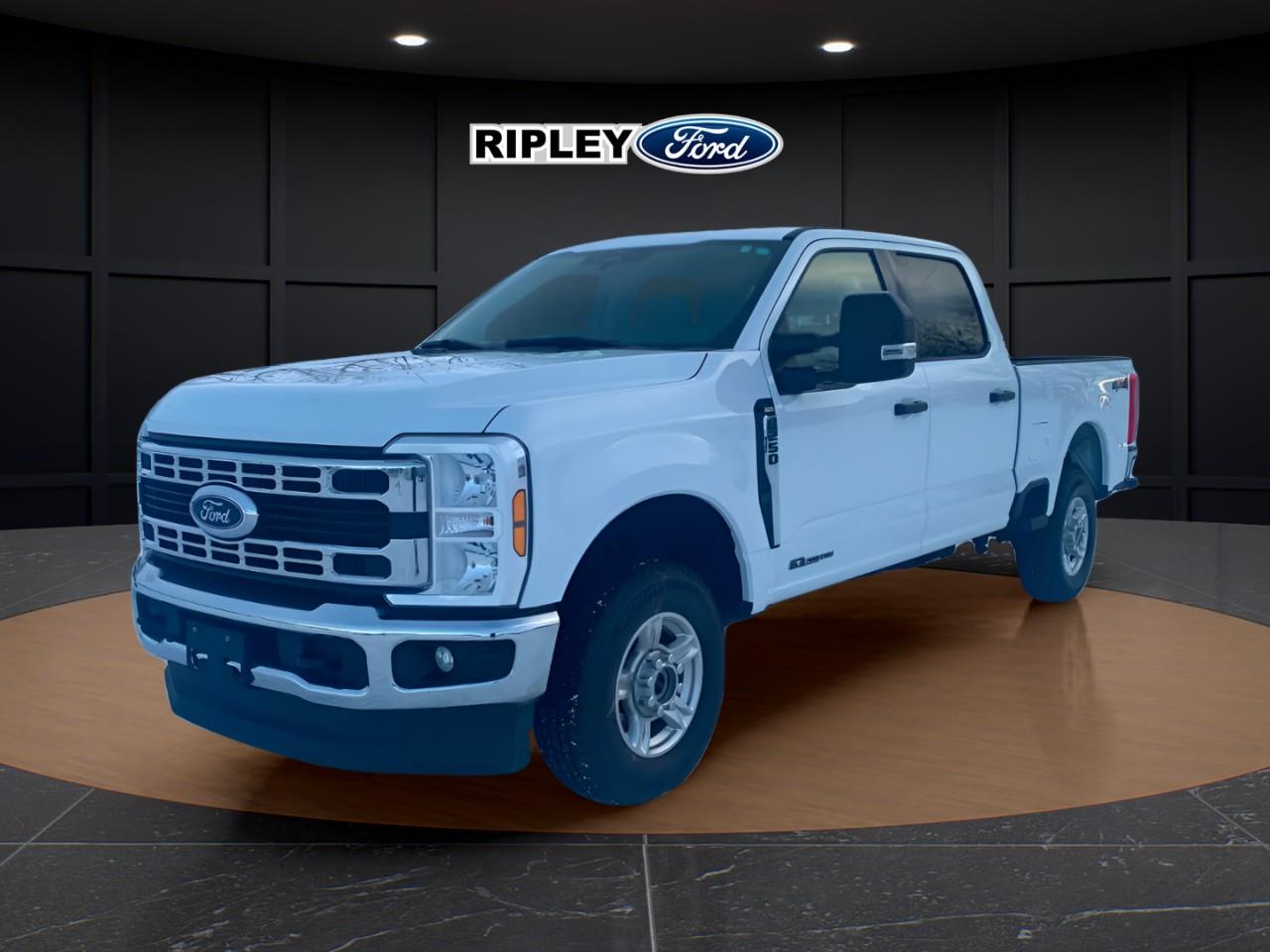 White 2024 Ford F-250 Super Duty XLT SuperCab 4WD Pickup Truck Four-Wheel Drive Automatic