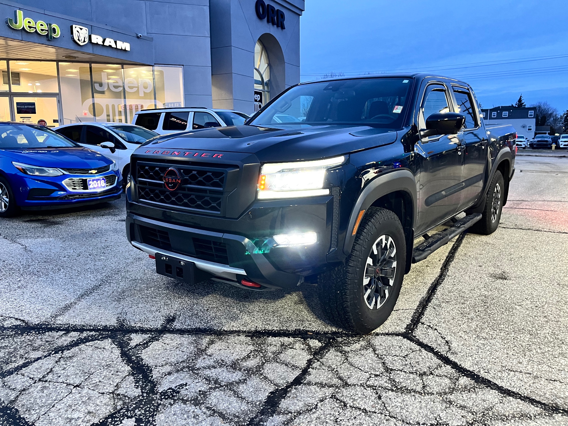 2024 Nissan Frontier PRO-4X Crew Cab 4WD