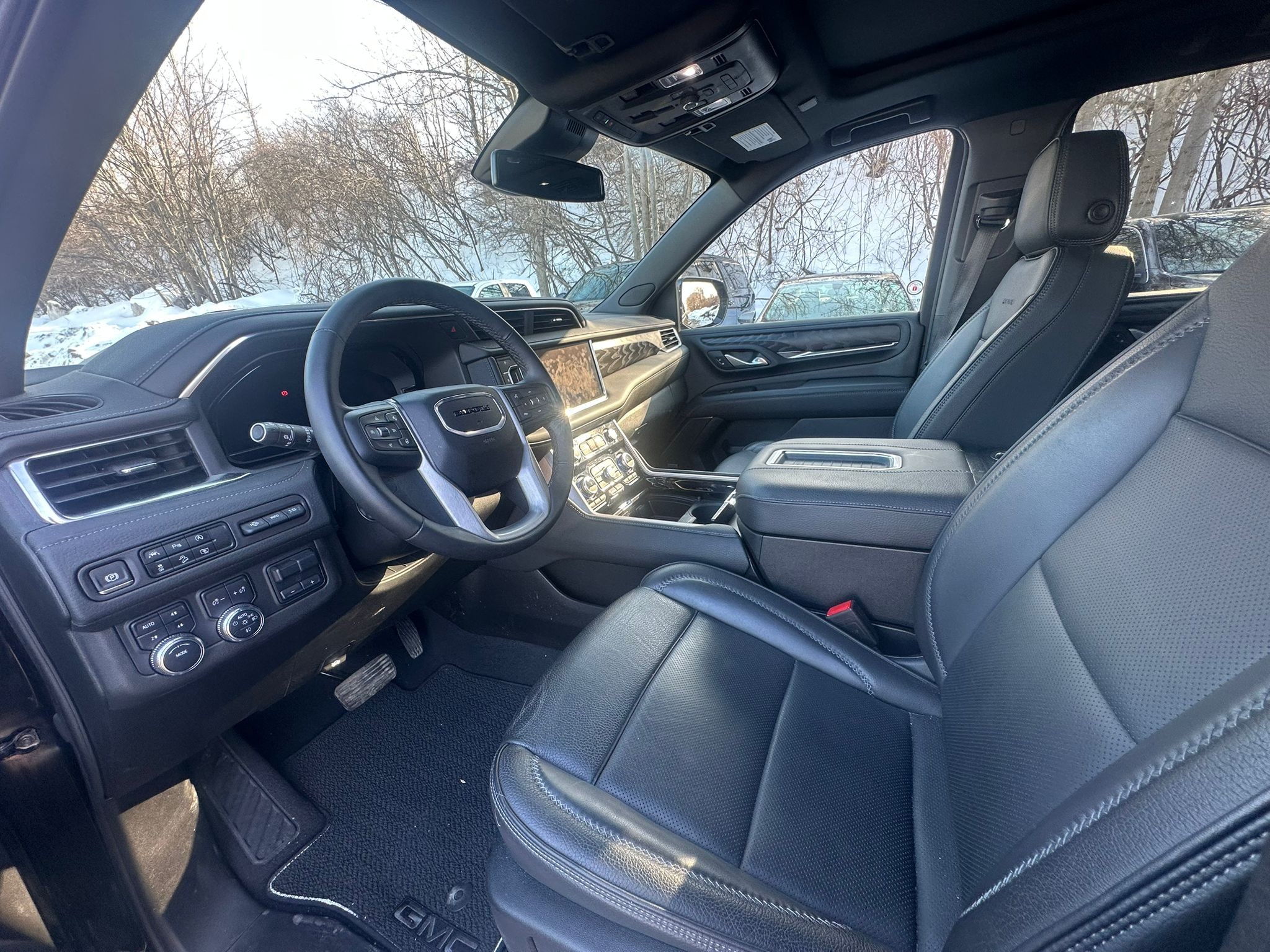 used 2024 GMC Yukon car, priced at $94,899