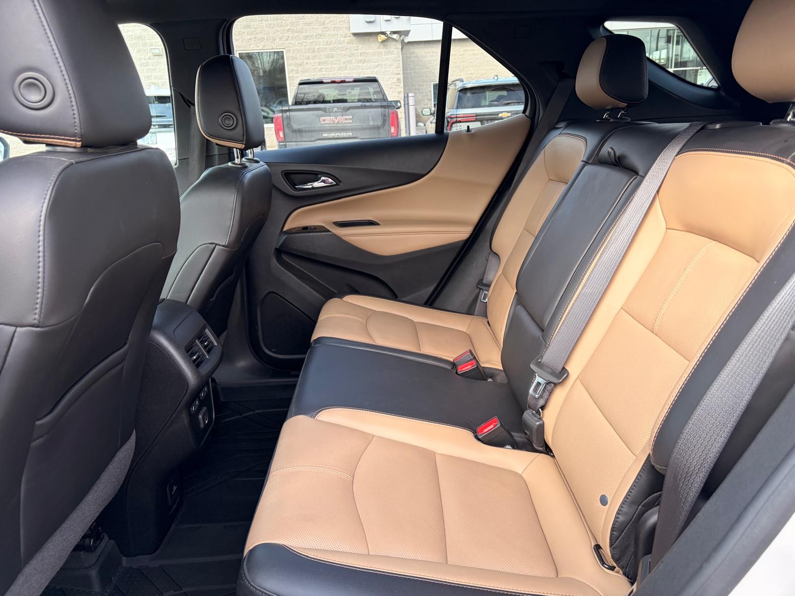 used 2022 Chevrolet Equinox car, priced at $27,400