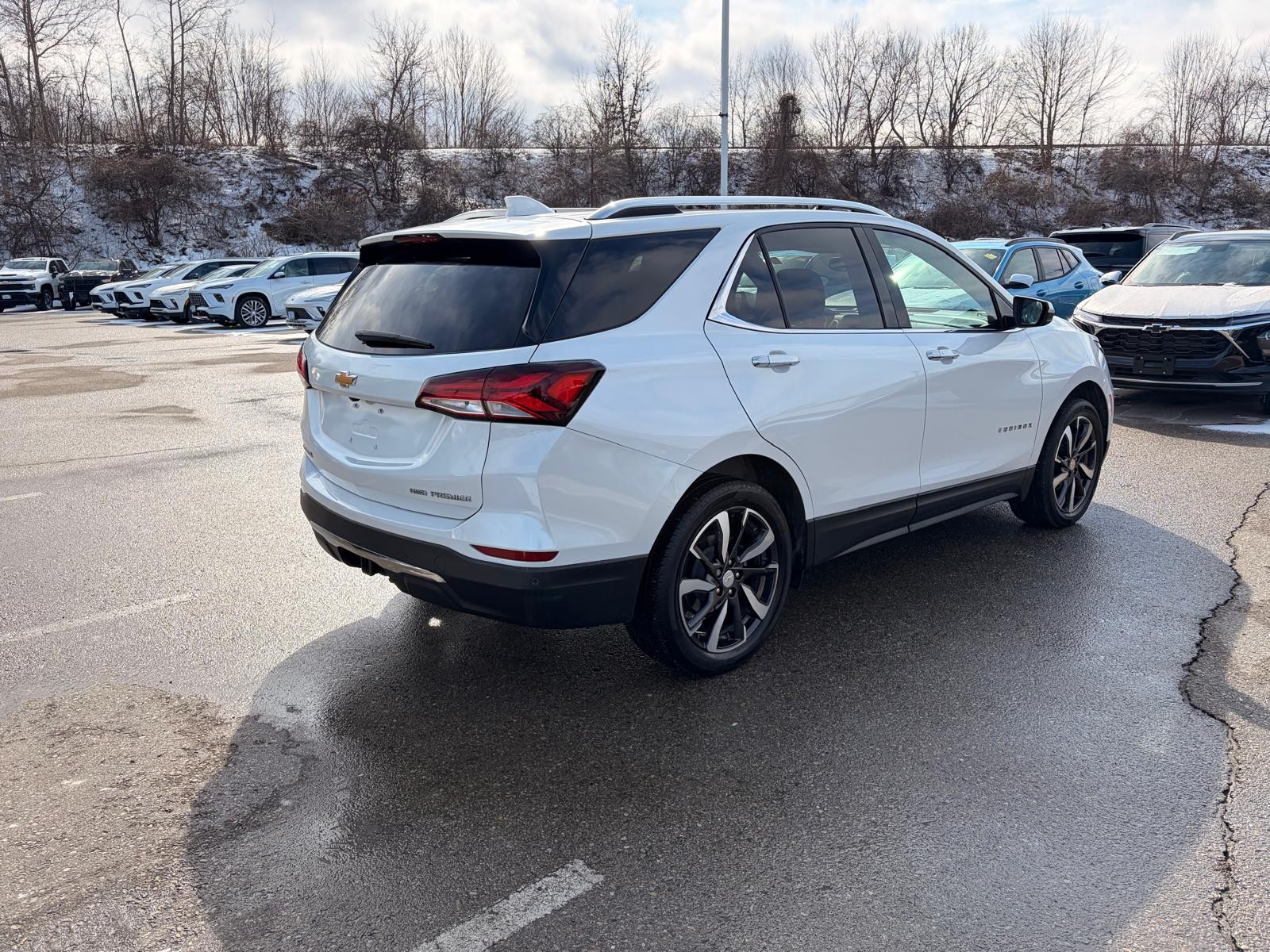 used 2022 Chevrolet Equinox car, priced at $27,400