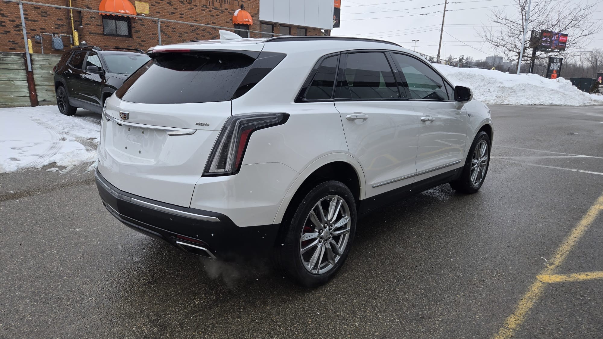 used 2024 Cadillac XT5 car, priced at $42,000