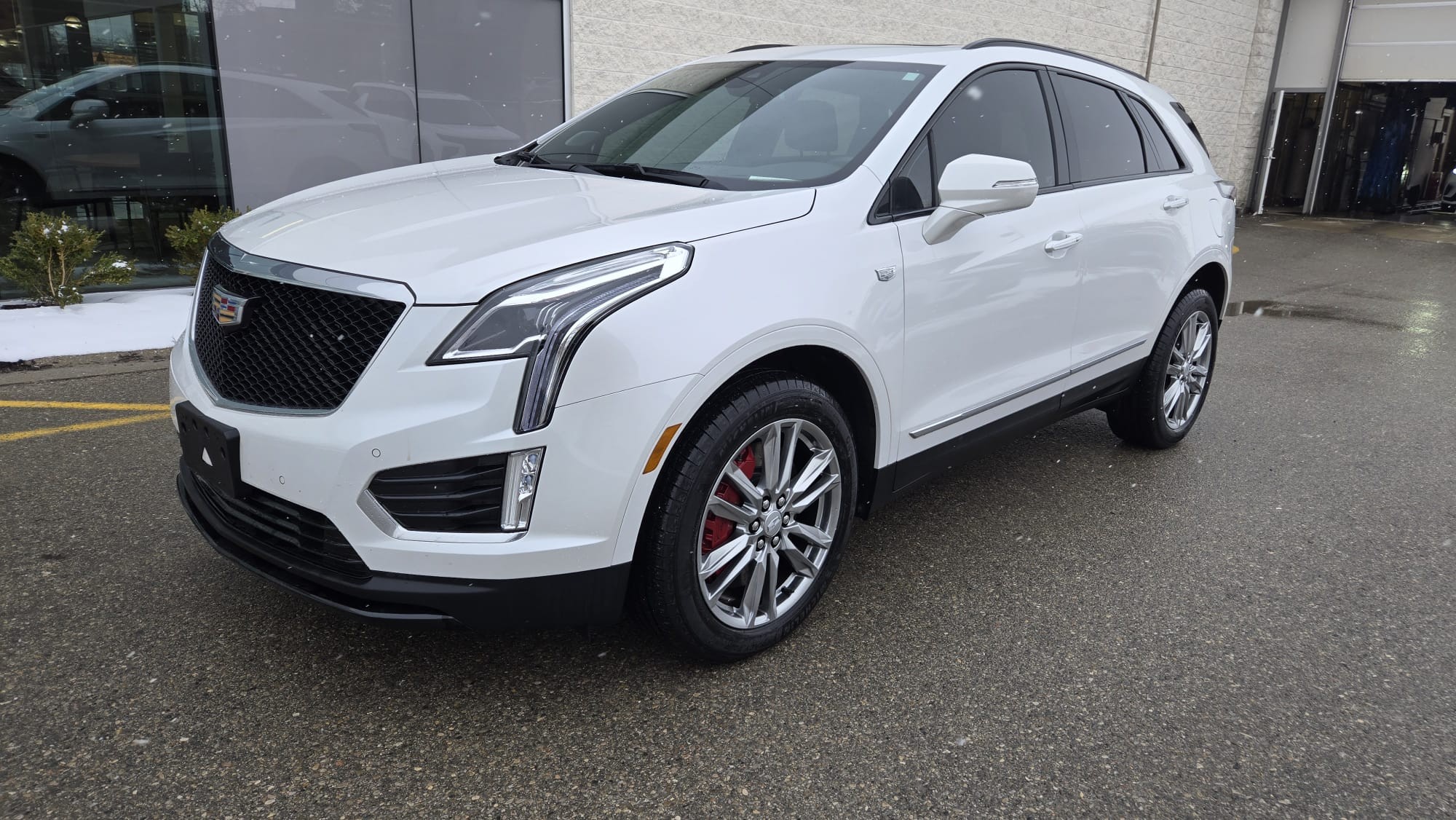 used 2024 Cadillac XT5 car, priced at $42,000