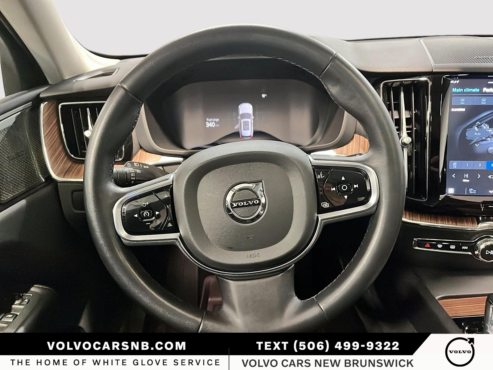 2023 Volvo XC60 B6 Plus Dark Theme