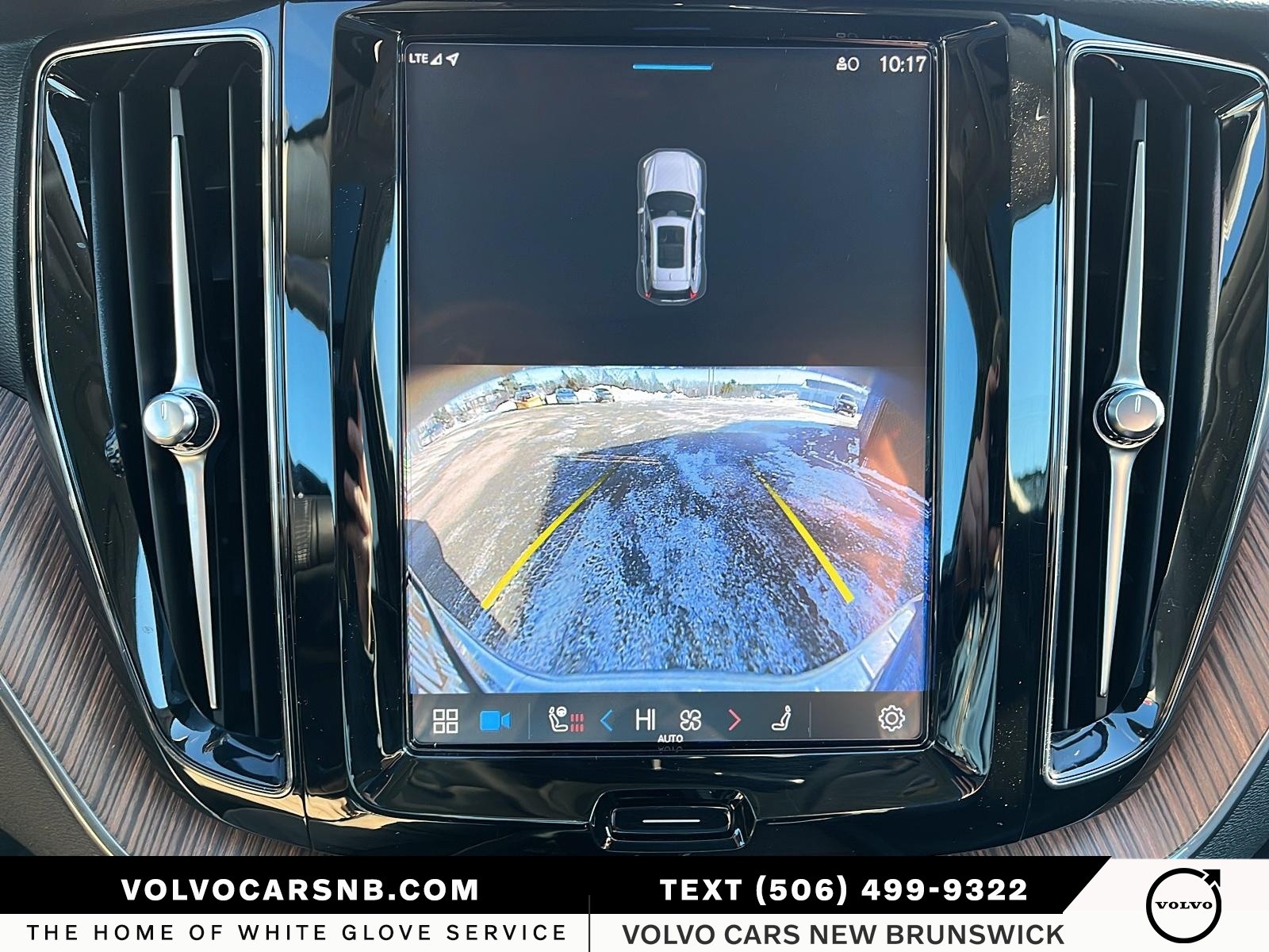 2023 Volvo XC60 B6 Plus Dark Theme