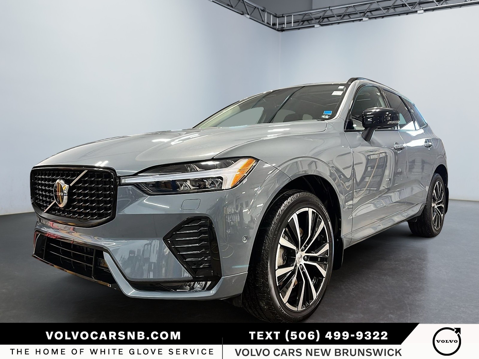 2023 Volvo XC60  B6 Plus Dark Theme