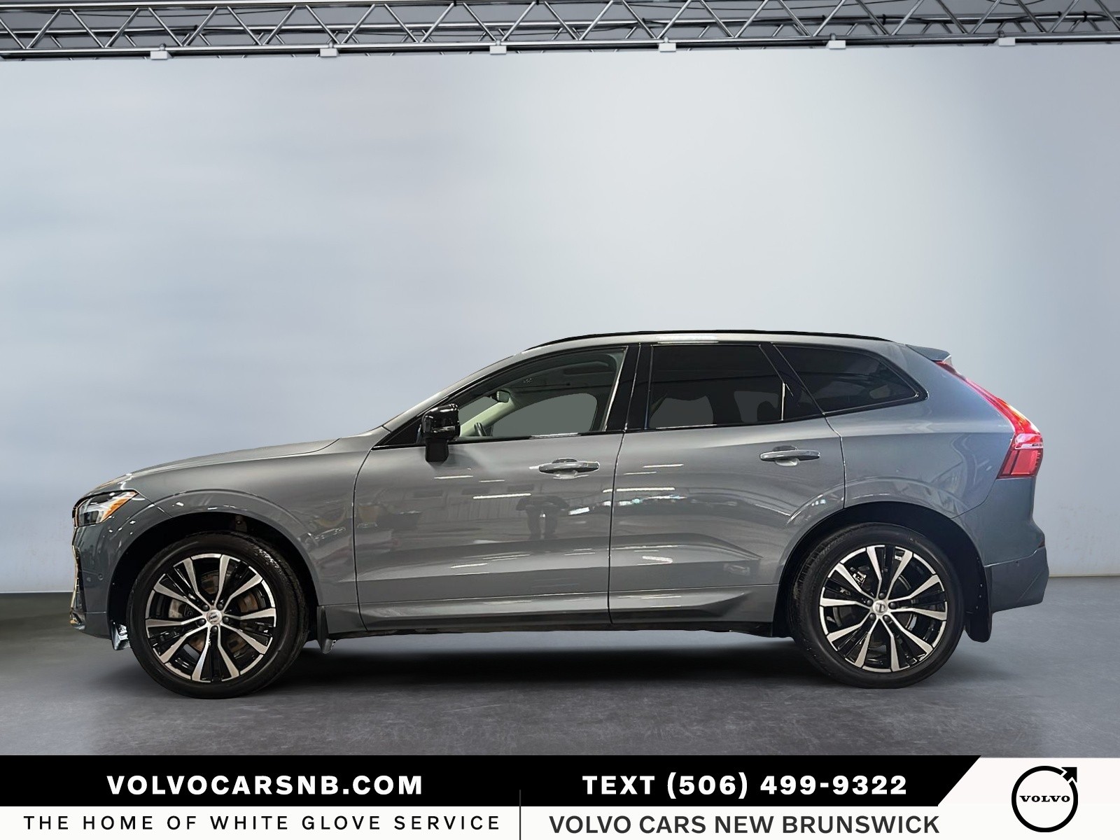 2023 Volvo XC60 B6 Plus Dark Theme