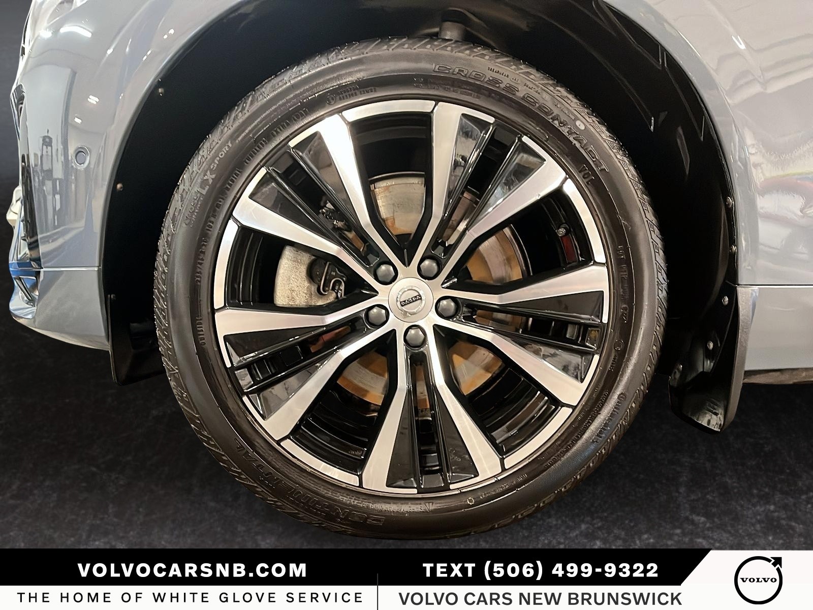 2023 Volvo XC60 B6 Plus Dark Theme