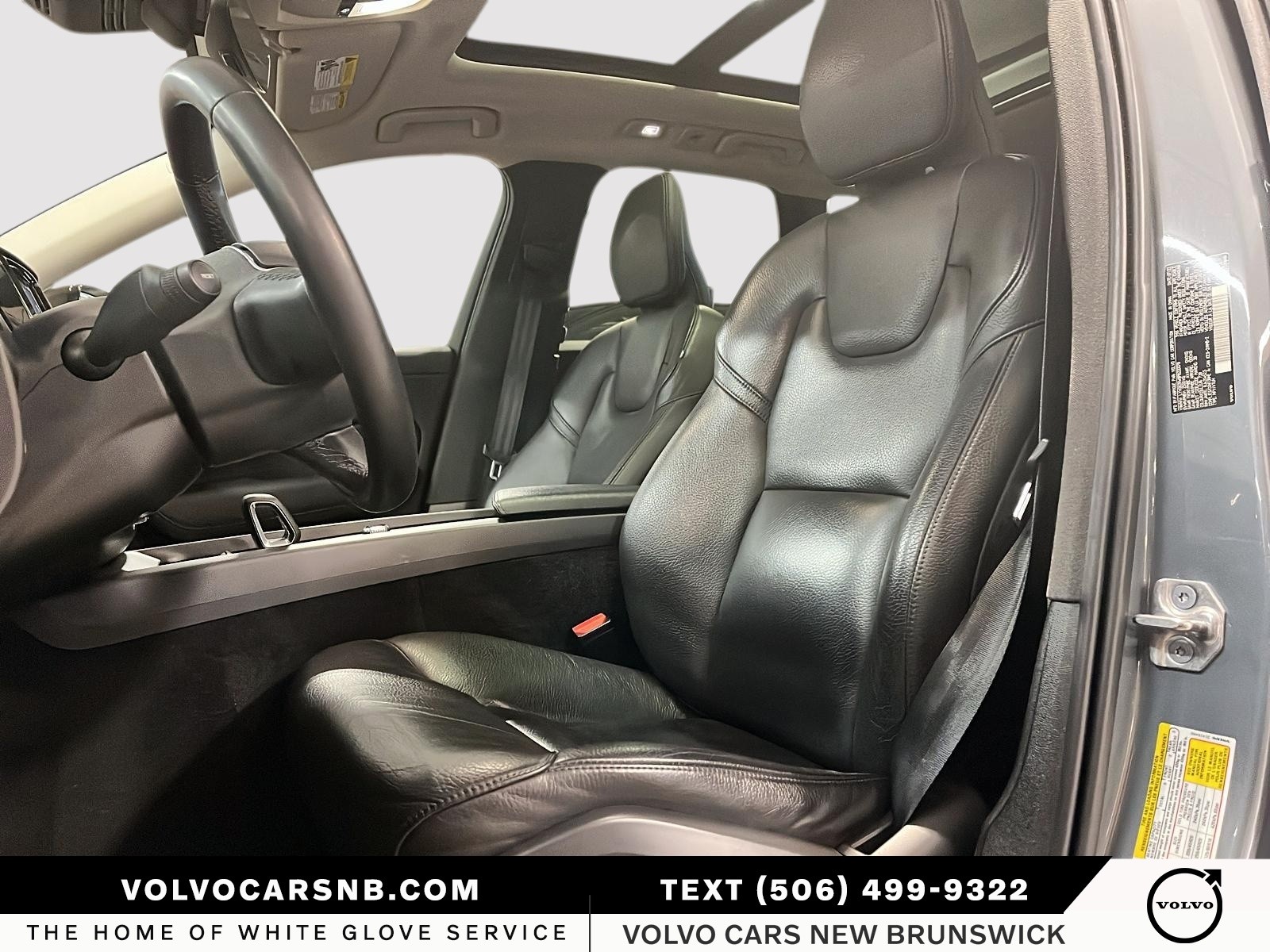 2023 Volvo XC60 B6 Plus Dark Theme