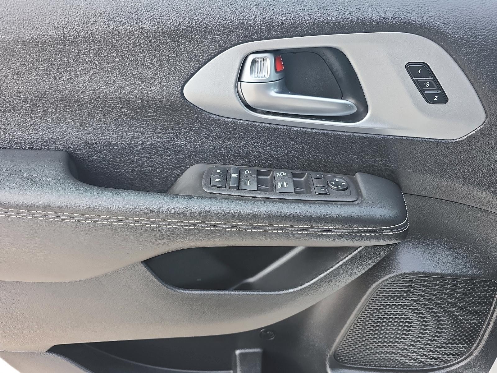 2024 Chrysler Pacifica Touring-L