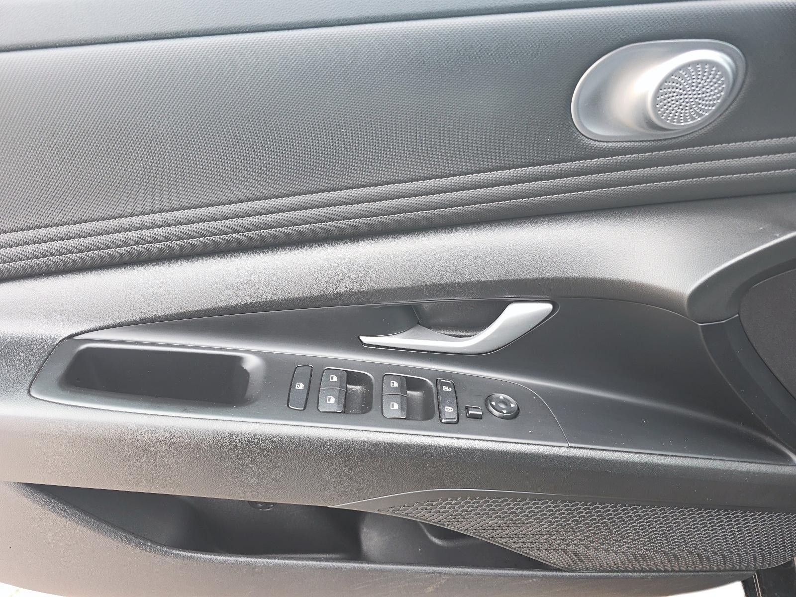 2023 Hyundai Elantra Preferred