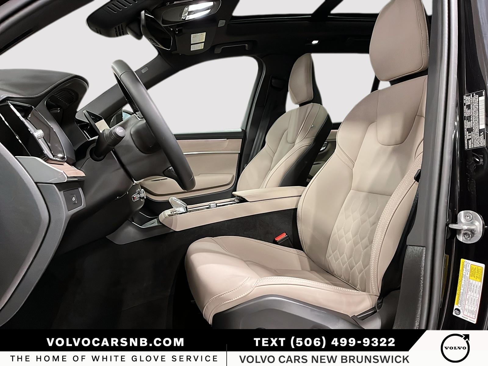 2025 Volvo XC90 B6 Core Bright Theme