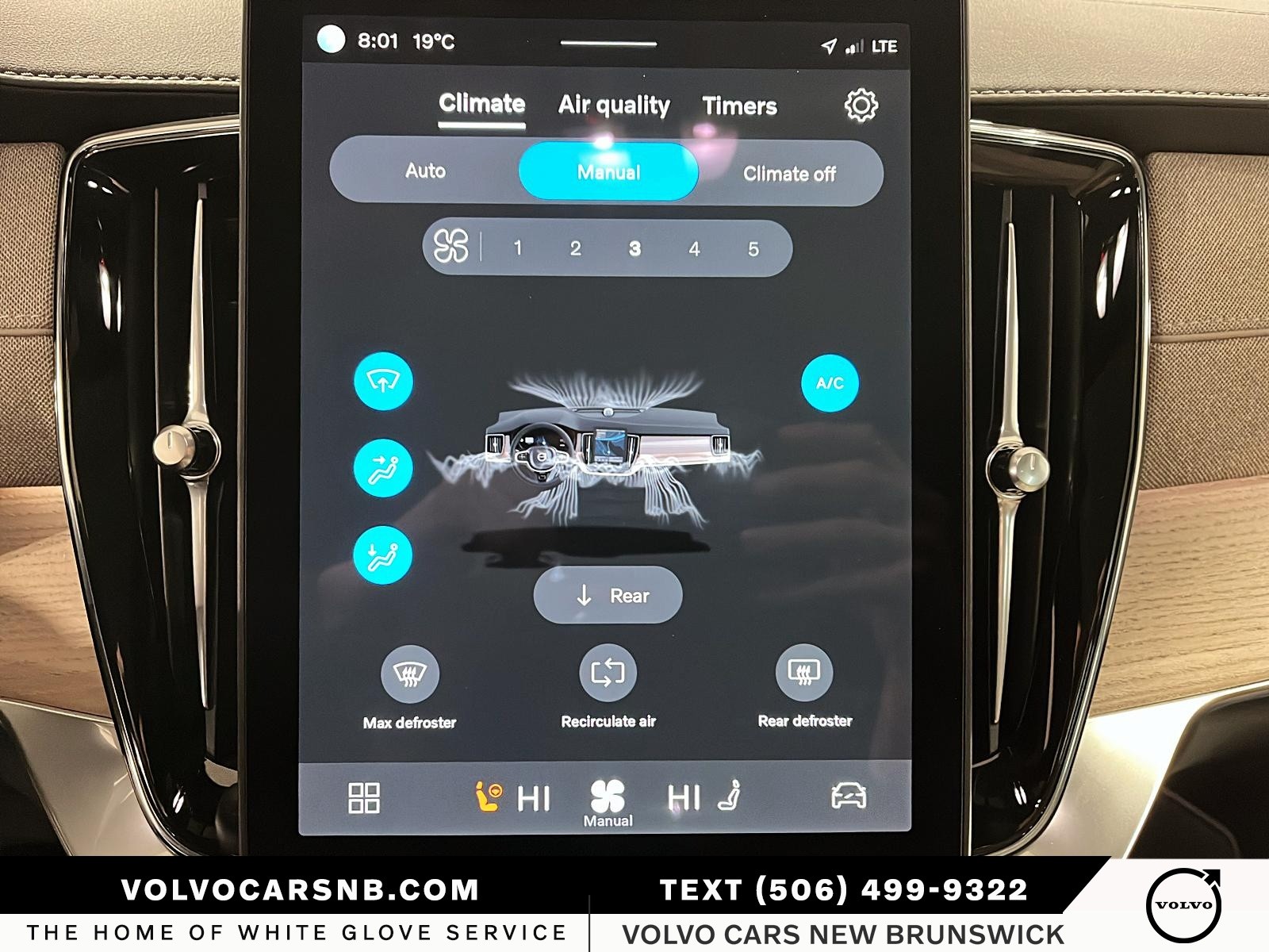 2025 Volvo XC90 B6 Core Bright Theme