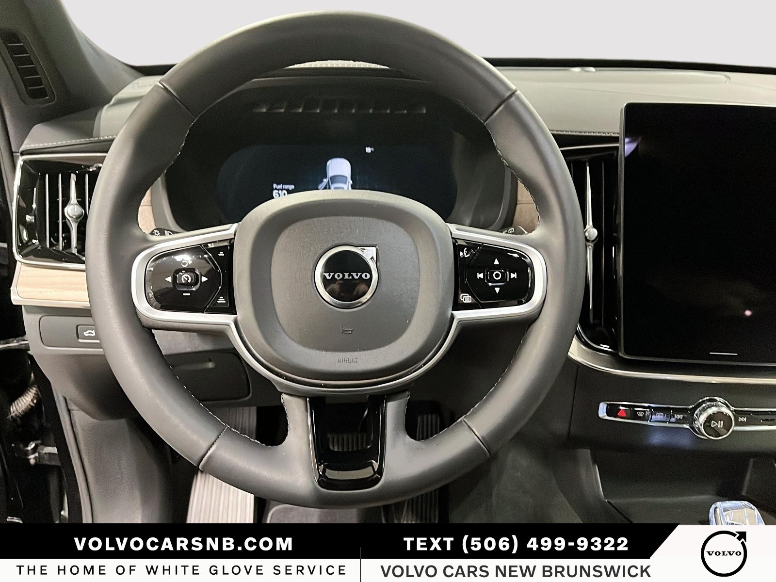 2025 Volvo XC90 B6 Core Bright Theme